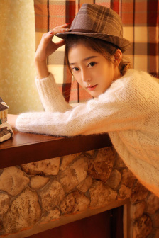 小舅子的老婆每次弄发型问我好看